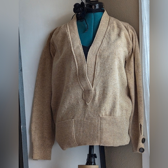 Chloe Beige Wool Deep V Cardigan w/Pockets & Buttons - Picture 11 of 11